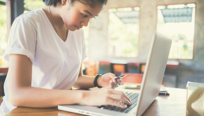 6 steps to design and print a custom business card