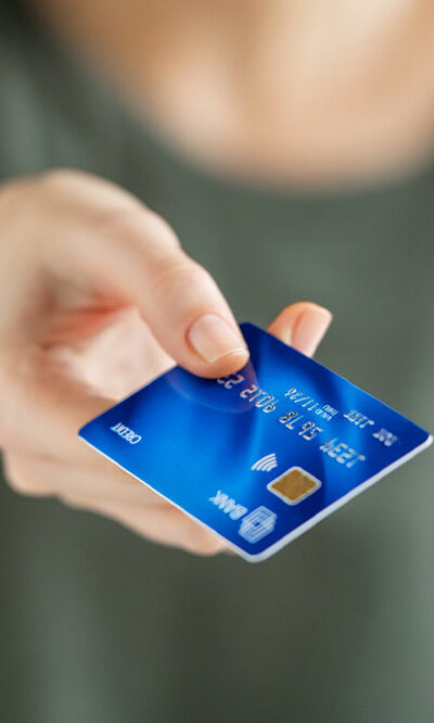 8 credit card habits to avoid